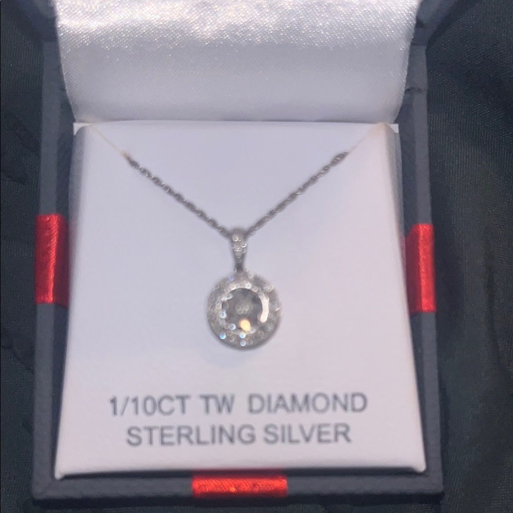 Silver 🪩 NECKLACE 🪩 with Elegant Design and 💎 DIAMONDS 💎